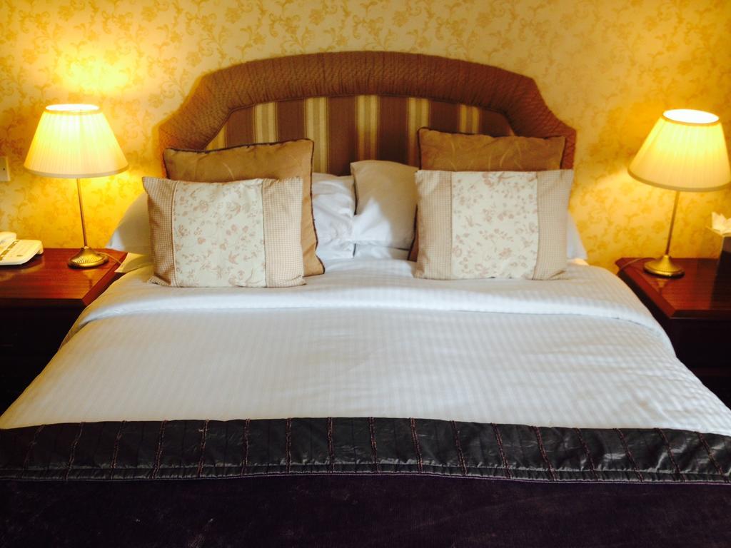 Overton Grange Country Hotel Ludlow Room photo